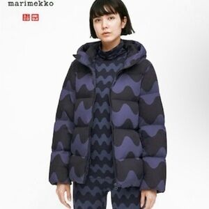 LIKE NEW Marimekko x Uniqlo ultra light down parka in size small